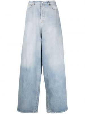 Zerrissene jeans ausgestellt Vetements