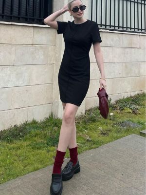 Mini suknele trumpomis rankovėmis Madmext juoda