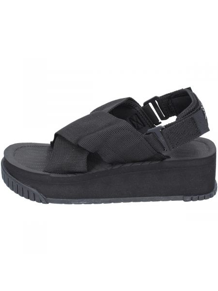 Sandále na platforme Shaka čierna