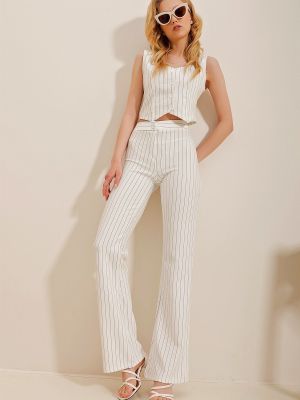 Prugaste hlače Trend Alaçatı Stili bijela
