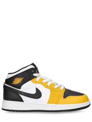 Baskets Nike Jordan jaune