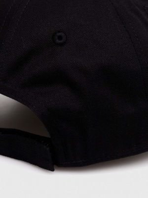 Bavlněná kšiltovka s potiskem Armani Exchange černá