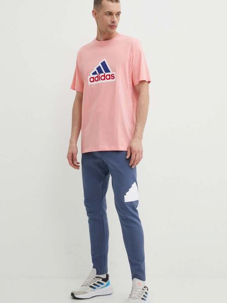 Хлопковая футболка с принтом Adidas розовая