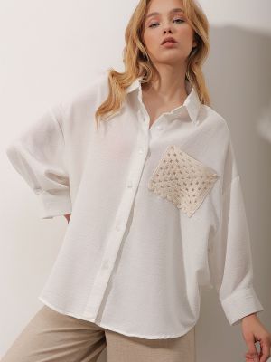 Lanena košulja s džepovima Trend Alaçatı Stili bijela