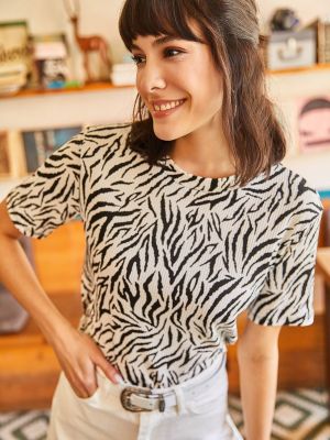 Плетена тениска от рипсено кадифе с леопардов принт Olalook бяло