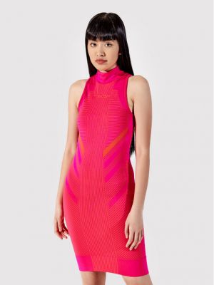 Slim fit šaty Togoshi růžové