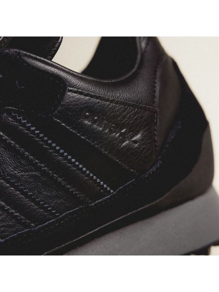 Кроссовки Adidas черные