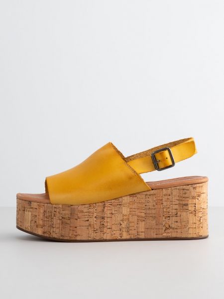 Żółte sandały Pavement