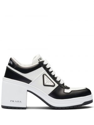 Høy hæl lær sneakers Prada hvit