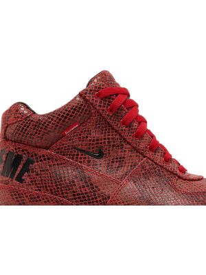 Ботинки Nike красные
