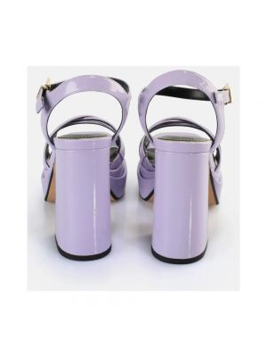 Calzado Buffalo violeta
