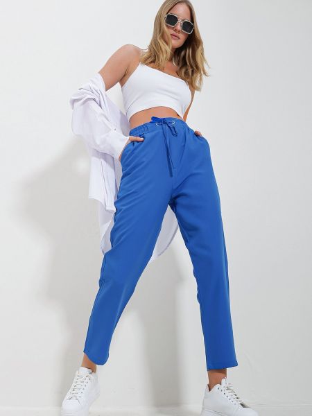 Pleteni hlače z žepi Trend Alaçatı Stili modra