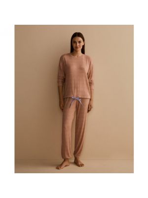 Pijama con lunares de punto con estampado énfasis