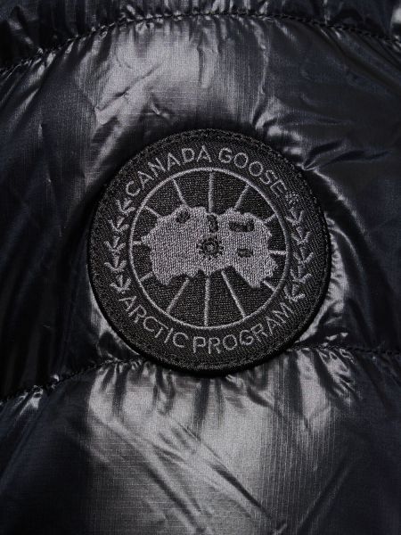 Péřová bunda z nylonu Canada Goose černá
