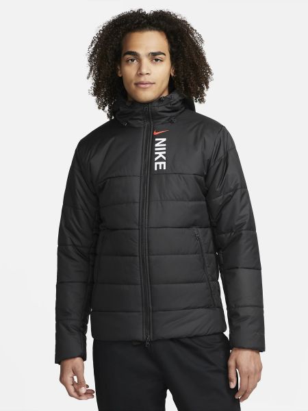 Черная куртка Nike