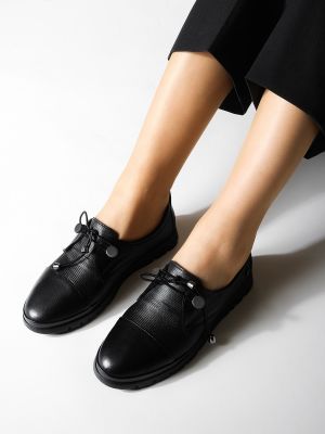 Кожени ниски обувки с връзки с дантела Marjin черно