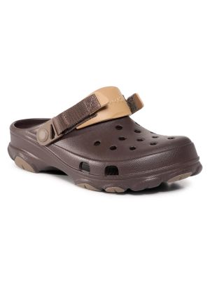 Chanclas Crocs marrón
