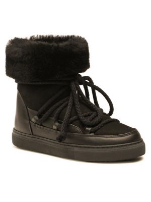 Sniego batai Inuikii juoda