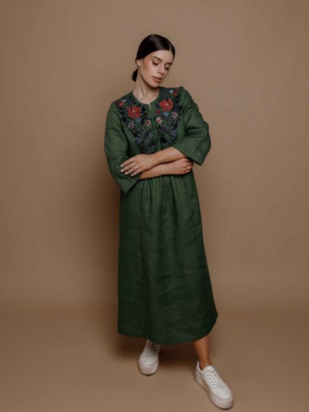 Платье с вышивкой сварга зеленое