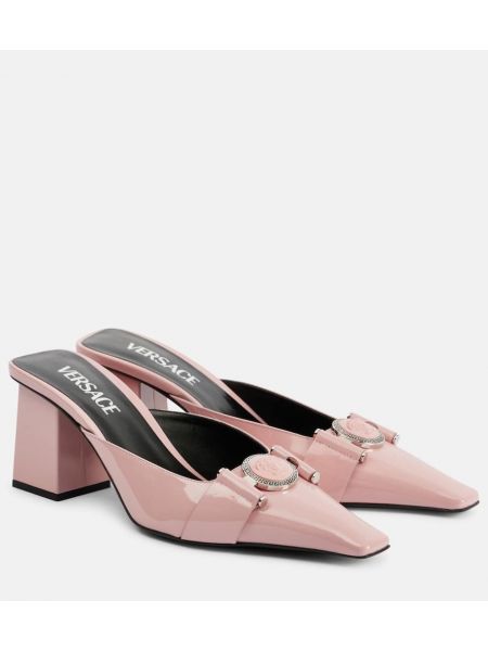 Papuci tip mules din piele de lac Versace roz