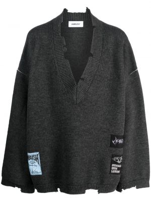 Volneni pulover z v-izrezom Ambush siva