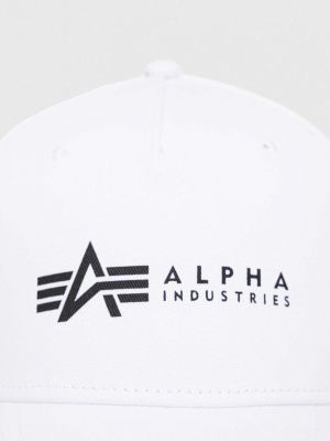 Czapka z daszkiem bawełniana z nadrukiem Alpha Industries biała