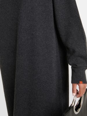 Kašmírové dlouhé šaty Extreme Cashmere sivá