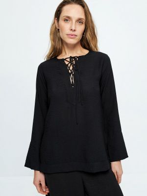Черная блузка Zarina