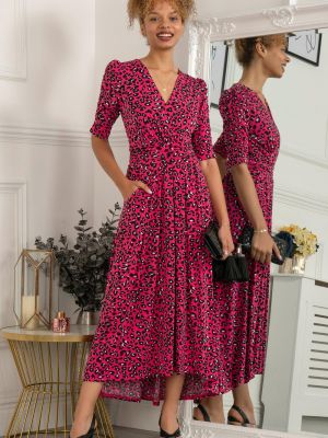 Трикотажное платье на запах Jolie Moi розовое