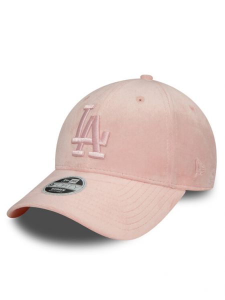 Велюровая кепка New Era розовая