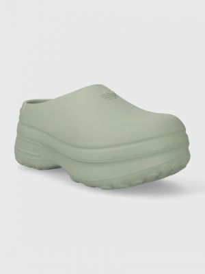 Pantofle na platformě Adidas Originals zelené