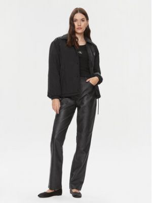 Rovné kalhoty z imitace kůže Calvin Klein Jeans černé