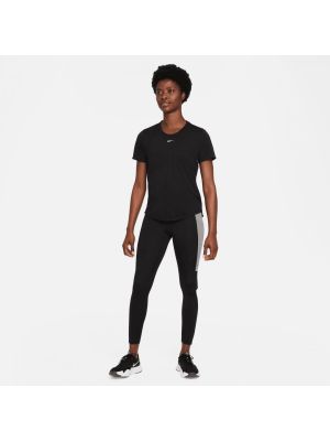 Priliehavé tričko Nike čierna