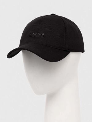 Černá kšiltovka s aplikacemi Calvin Klein