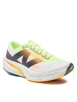 Superge New Balance FuelCell bela