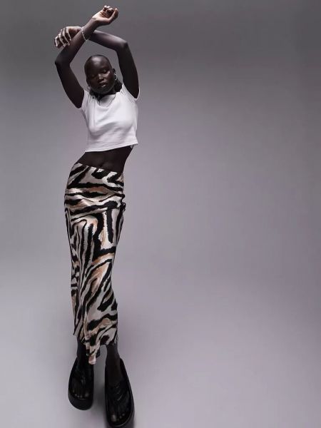 Асимметричная длинная юбка с принтом с животным принтом Topshop