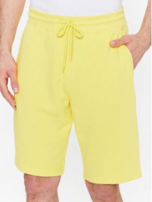 Priliehavé športové šortky United Colors Of Benetton žltá