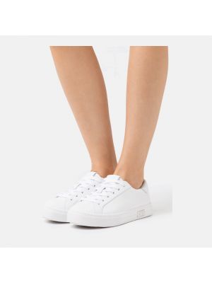 Кружевные кроссовки на шнуровке Armani Exchange белые