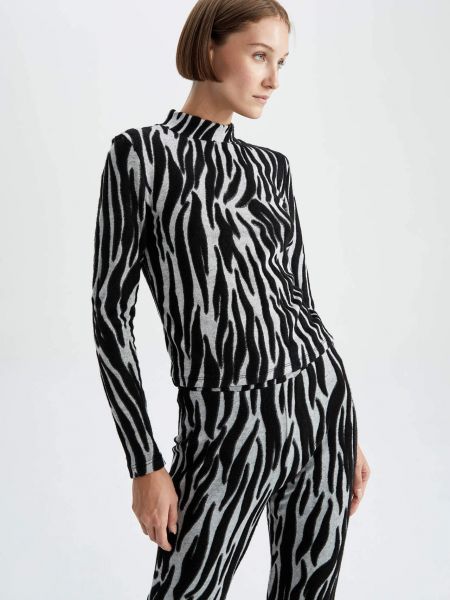 Slim fit t-krekls ar garām piedurknēm ar zebras rakstu Defacto