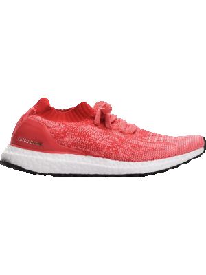 Красные кроссовки Adidas UltraBoost