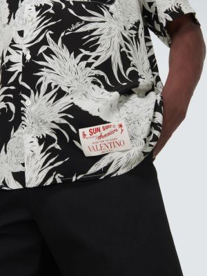 Копринена риза с принт Valentino черно