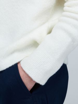 Voľný priliehavý sveter Nanushka biela