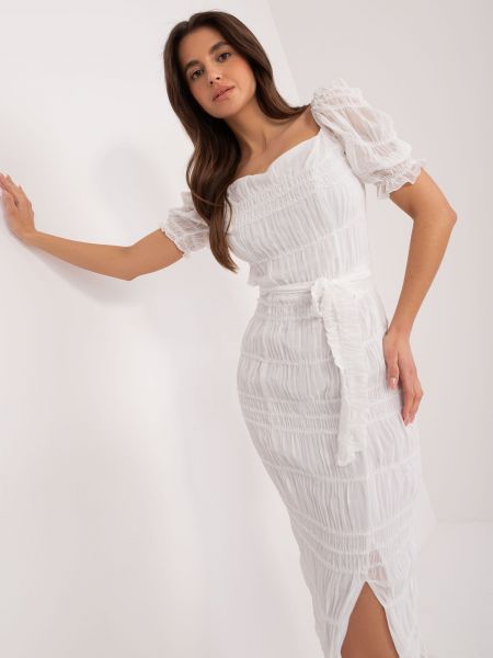 Φόρεμα με στενή εφαρμογή Fashionhunters λευκό