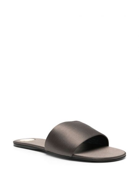Saténové sandály bez podpatku Saint Laurent šedé