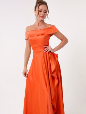 Saténové večerní šaty s lodičkovým výstřihem Lafaba oranžové