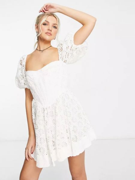 Платье мини с вышивкой Bardot белое
