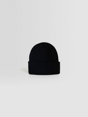 Czarna czapka Bershka