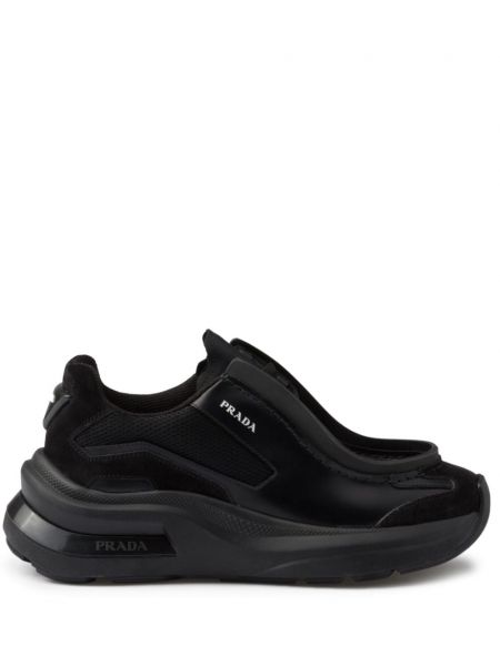 Sneaker mit print Prada schwarz