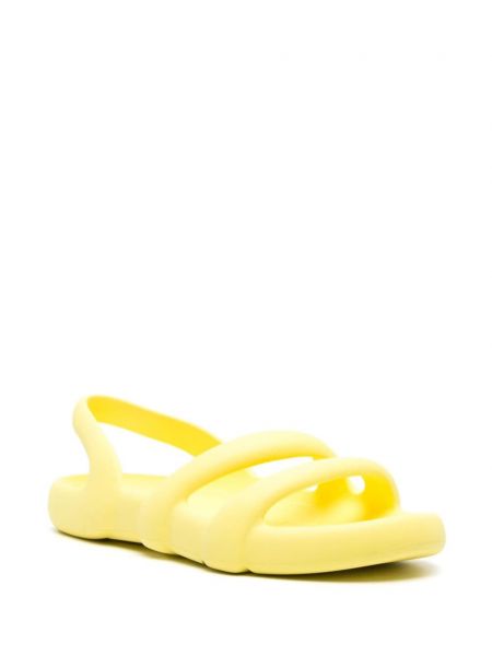 Lahtise kannaosaga ilma kontsaga sandaalid Camper kollane