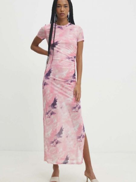 Testhezálló hosszú ruha Answear Lab rózsaszín